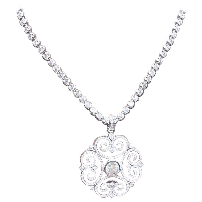 AIG Certified 4.69 Carat Diamonds 18k Gold Pendant