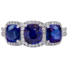 Roman Malakov Verlobungsring mit 3,25 Karat Saphir im Kissenschliff und Diamant-Halo mit Halo