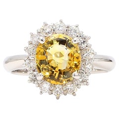 Bague en or 18 carats avec saphir jaune 2,96 carats et diamants