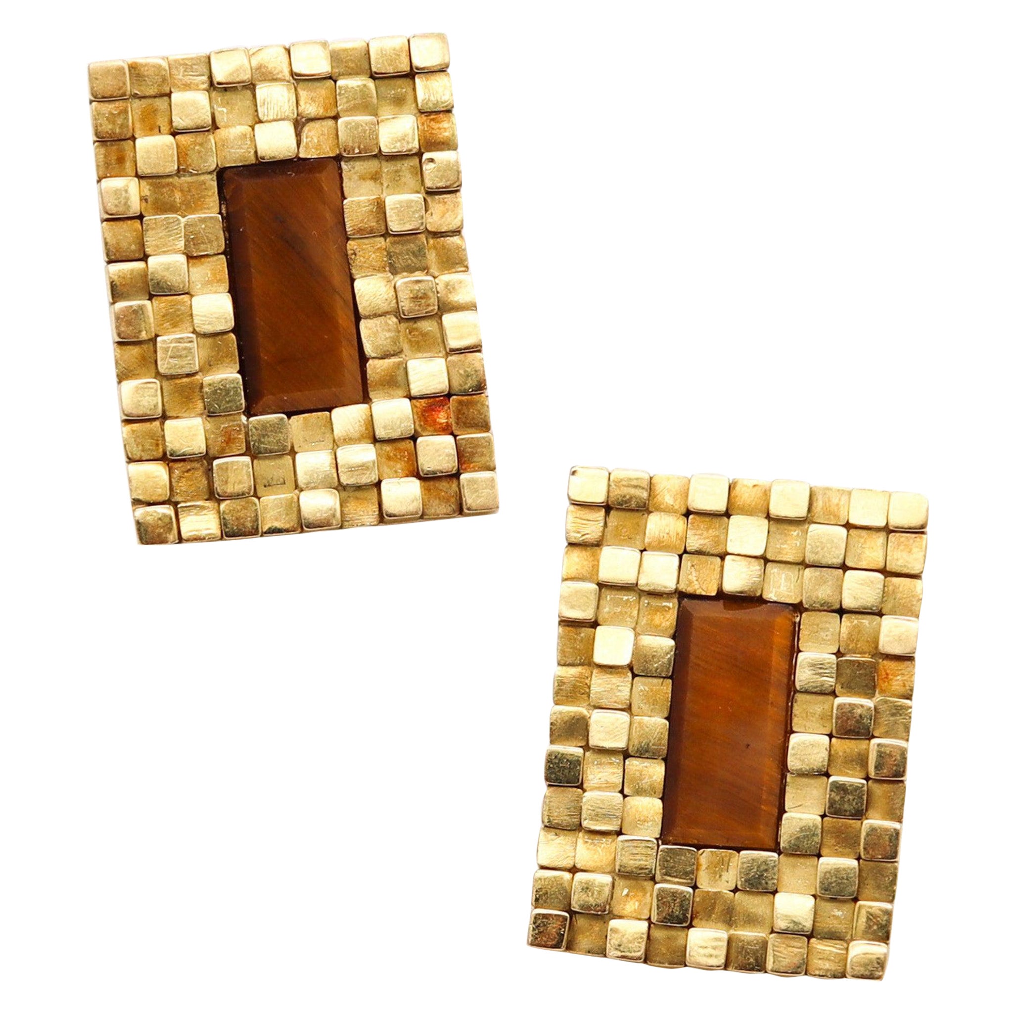 SPRITZER & FUHRMANN 1960 Modernistische geometrische Ohrringe aus 18 Karat Gold mit Tigerauge