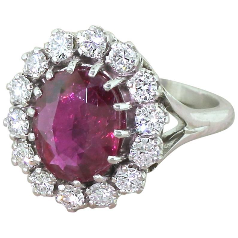 Late 20th Century 3.25 Carat Natural Thai Ruby and Diamond Platinum Ring For Sale