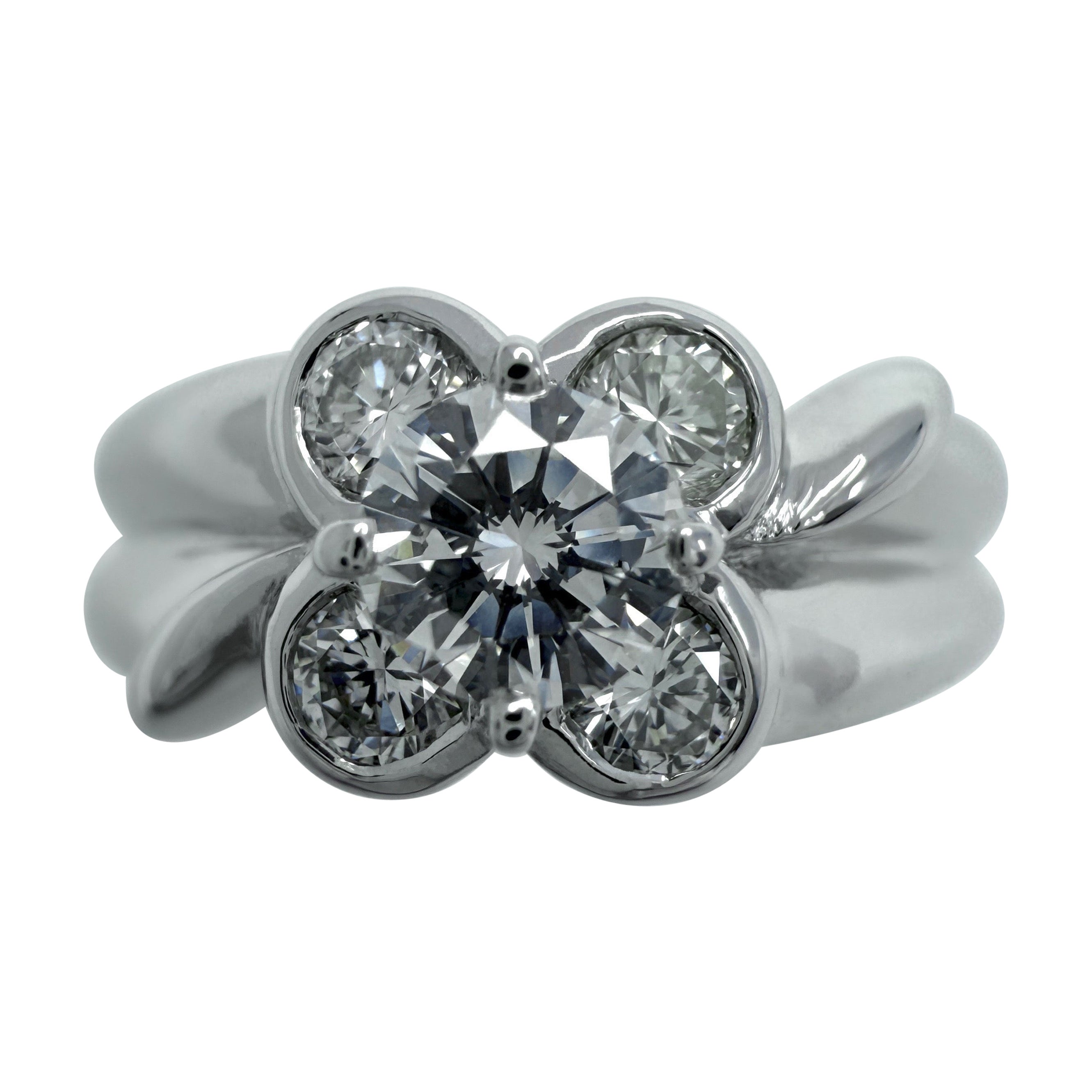 Rare Vintage Van Cleef & Arpels Diamond 18k White Gold Flower Onbell Ring