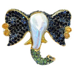 Bochic Orient Elefantenbrosche, Saphir, Smaragd und gefasst in 18 Karat Gold und Silber
