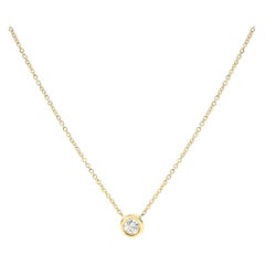 Collier pendentif solitaire moderne serti clos en or jaune 10 carats et diamants 1/2 carat