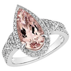 Sunita Nahata Rosa Morganit 2.41 Karat. Fancy Ring aus 18KWG mit Diamant.