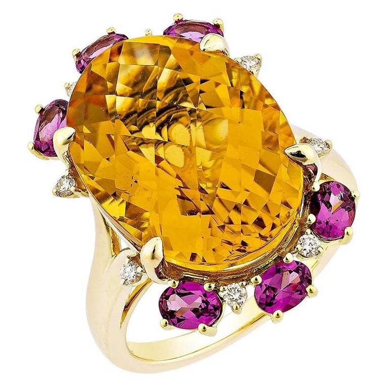Sunita Nahata Citrine & Rhodolite 12.30ct. Fancy Ring in 18KYG with Diamond.