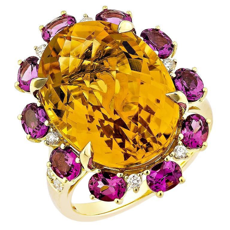 Sunita Nahata Citrine & Rhodolite 13.46ct. Fancy Ring in 18KYG with Diamond. For Sale