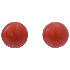 Corallo, orecchini in oro giallo 18 carati.