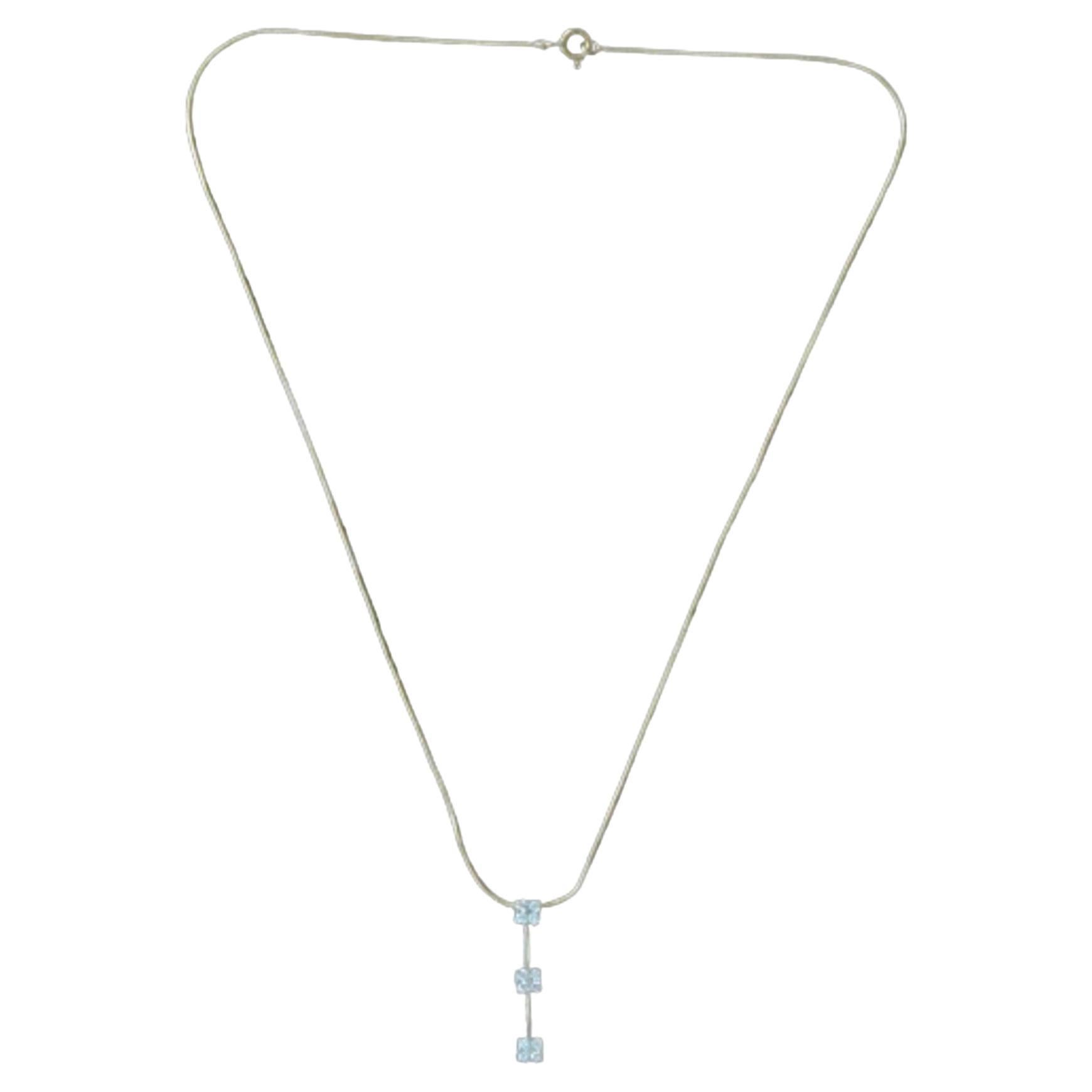 Collana da 18 carati con pavé di diamanti da 0,18 carati