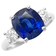 Zafiro Azul Real con Anillo de Diamantes engastado en Platino 950