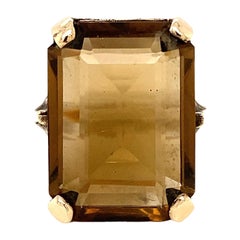 Anello da cocktail vintage in quarzo fumé e oro giallo da 9 carati