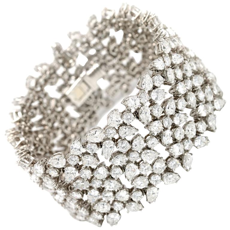 55.00 Carat French Diamond Bracelet For Sale