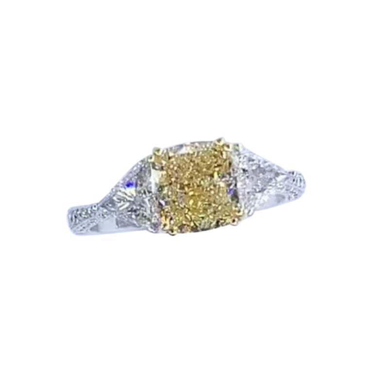 Diamante amarillo pardusco de fantasía de 2,00 quilates certificado por GIA Oro de 18 quilates en venta