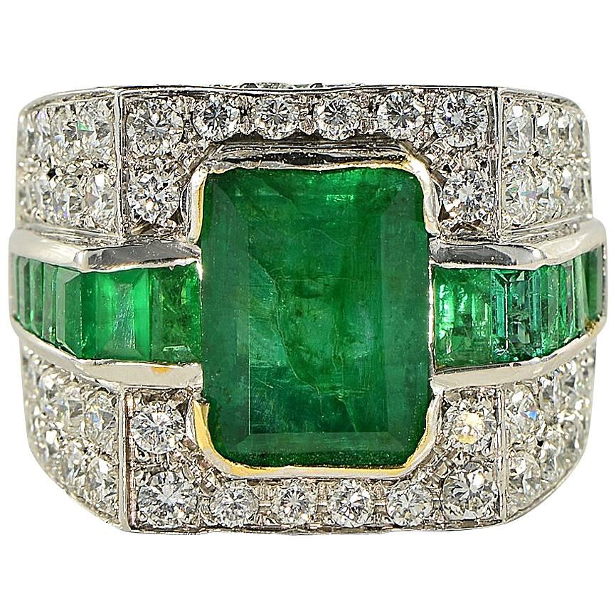 1960s Art Deco Style Design Large Emerald 4.20 Carat Diamond Gold Ring For Sale