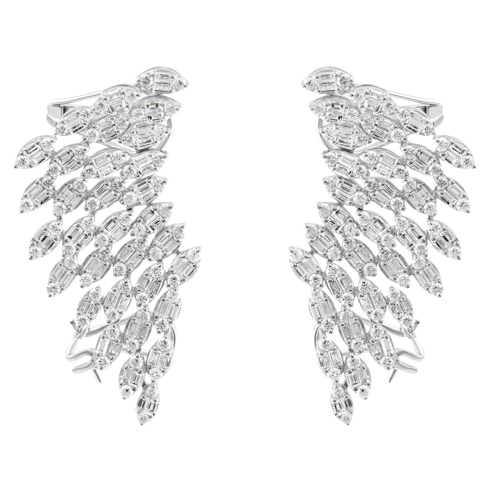 SI/H Ohrringe mit Engelsflügeln aus 14 Karat Weißgold mit rundem Baguette-Diamant im Brillantschliff
