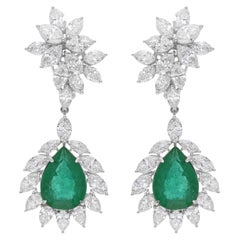 Pendants d'oreilles en or blanc 14 carats avec émeraude de Zambie en forme de poire SI/H et diamants 20,21 carats