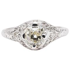 Sparkling 0.90 Carat Diamond Engagement Ring in Platinum
