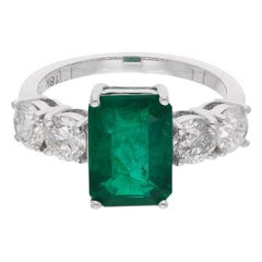 Natürlicher Smaragd-Edelstein-Ring mit Diamant aus 18 Karat Weißgold, handgefertigter feiner Schmuck