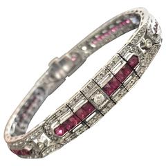 Art Deco Style Bracelet in 18 kt gold Paved of 4.8 ct Graded Rubies and Diamonds 6