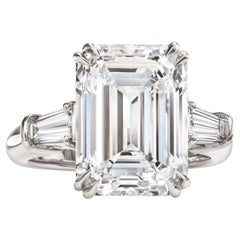 Anillo de diamantes talla esmeralda de 8 quilates certificado por el GIA