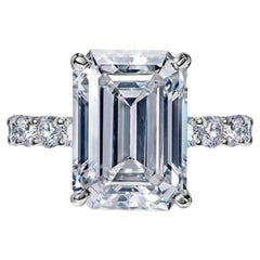 Anillo de diamantes talla esmeralda de 10 quilates certificado por el GIA
