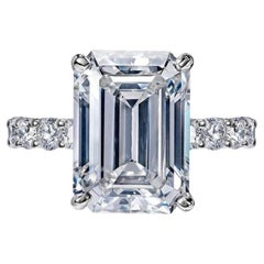 Anillo de diamantes talla esmeralda de 15 quilates certificado por el GIA