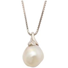 Elegant Baroque Pearl Pendant and Chain