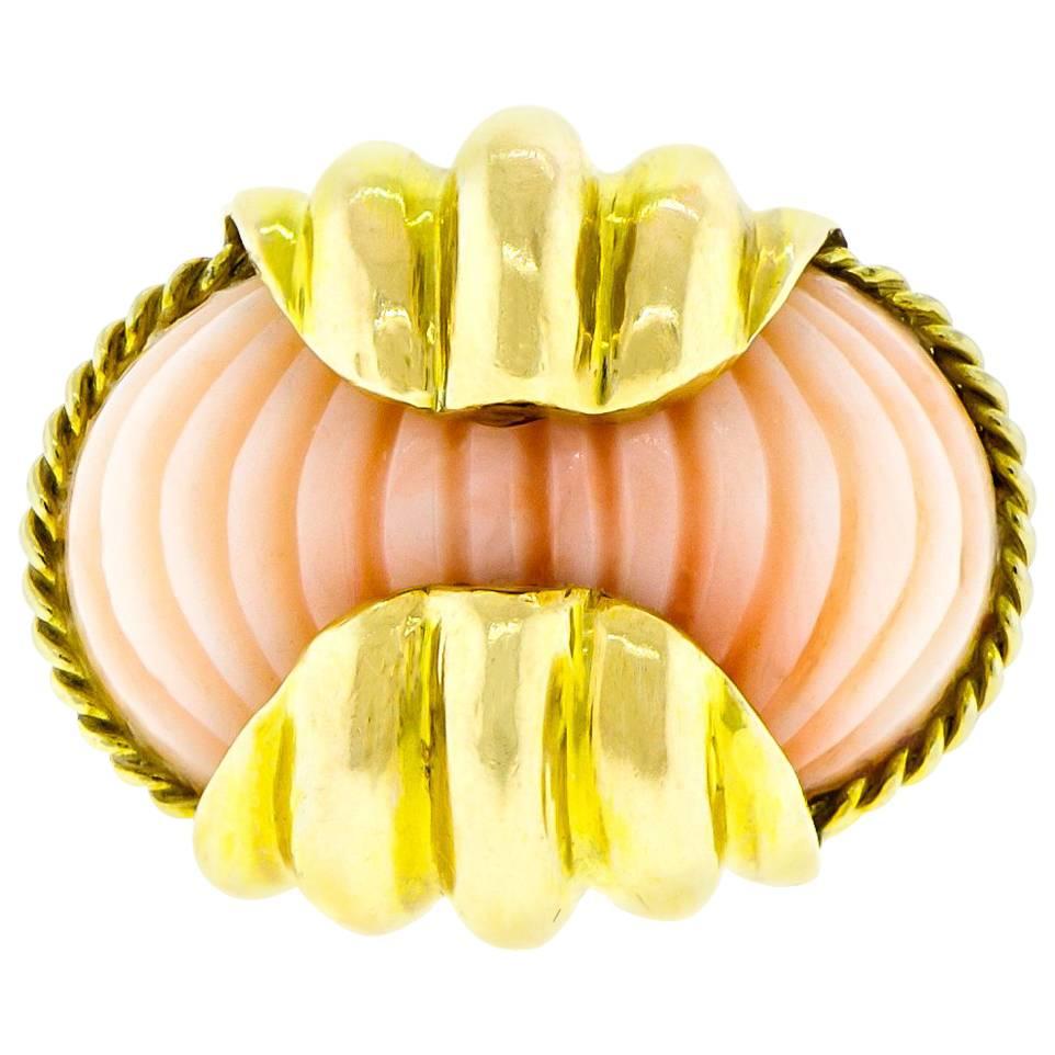 Retro Fluted Coral and 14K Yellow Gold Ring For Sale