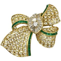 Fine 18 Karat Yellow Gold Bow Pin/Pendant with Diamonds and Emeralds 5.85 Carat