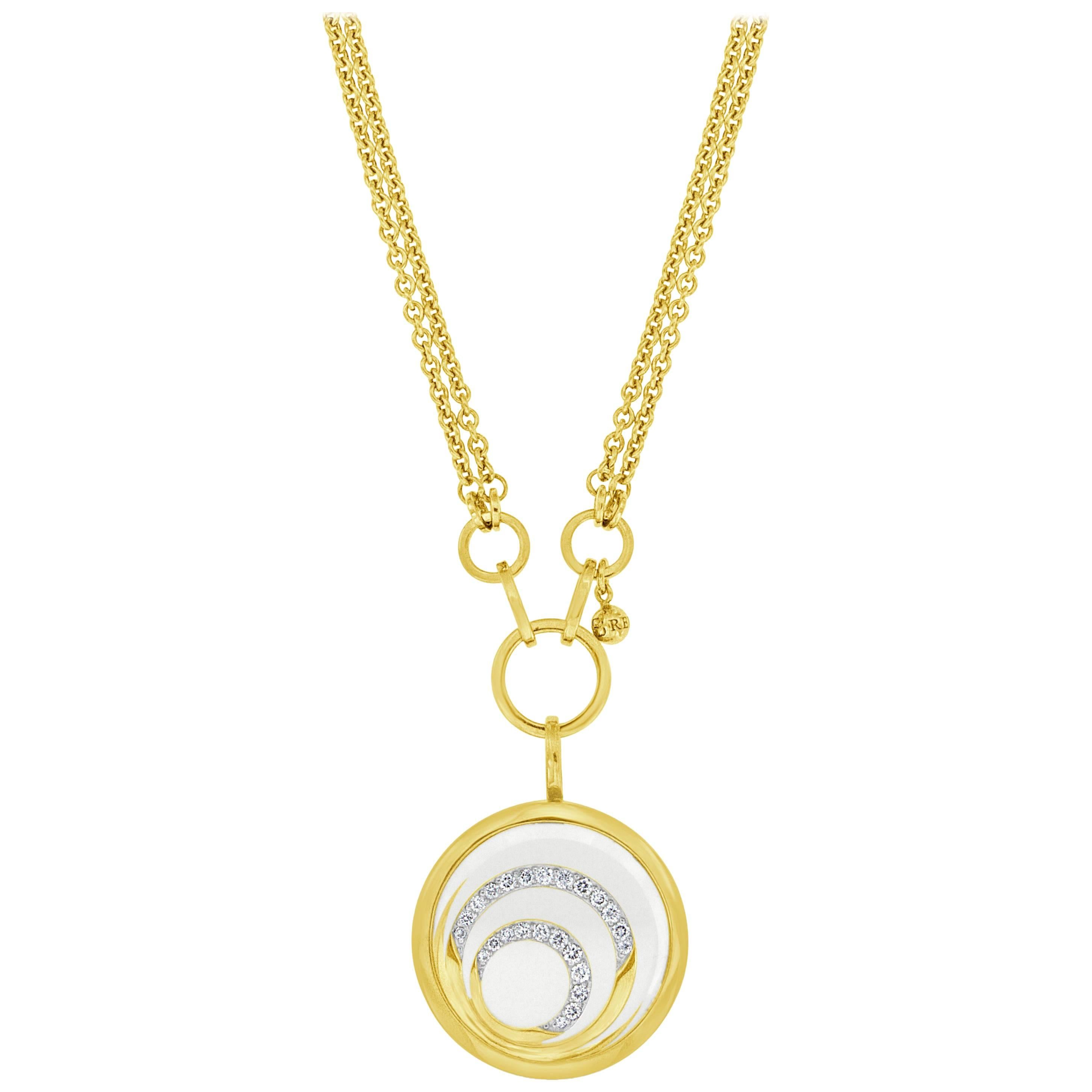 0.34 Carat Round Brilliant Cut Diamond Yellow Gold Necklace For Sale