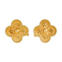Van Cleef & Arpels Vintage Alhambra Ohrringe aus gehämmertem 18K Gelbgold