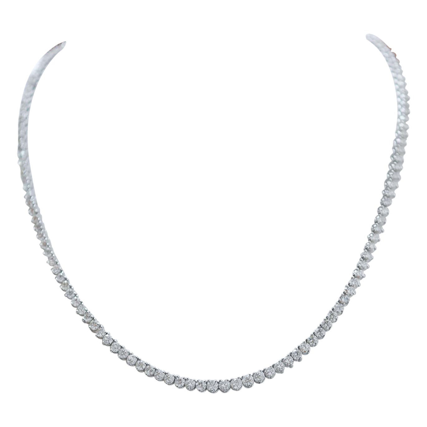 Moderne Halskette aus 18 Karat Weißgold mit 13,81 Karat Diamanten.