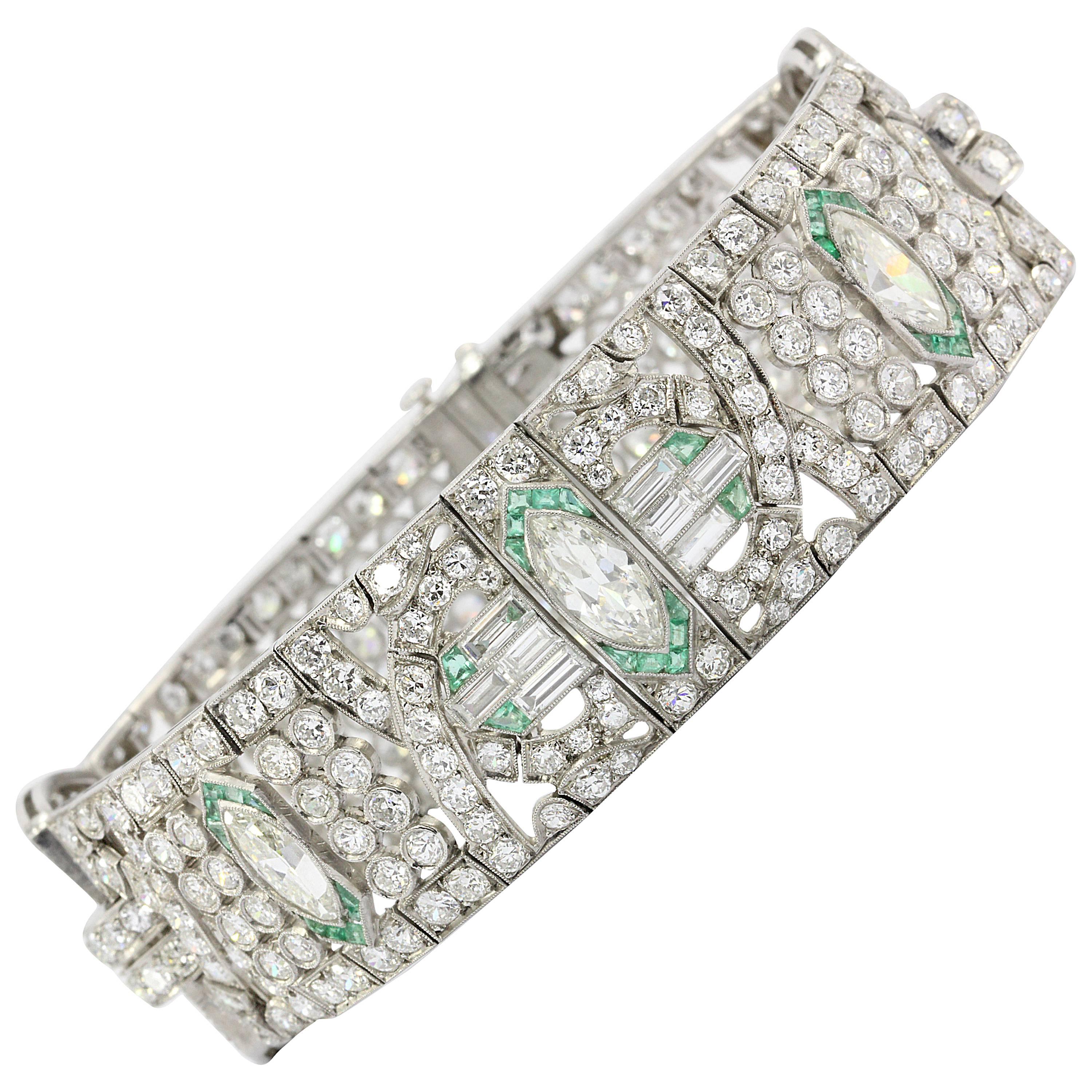 Art Deco Platinum 21 Carat Diamond Emerald Bracelet, circa 1920