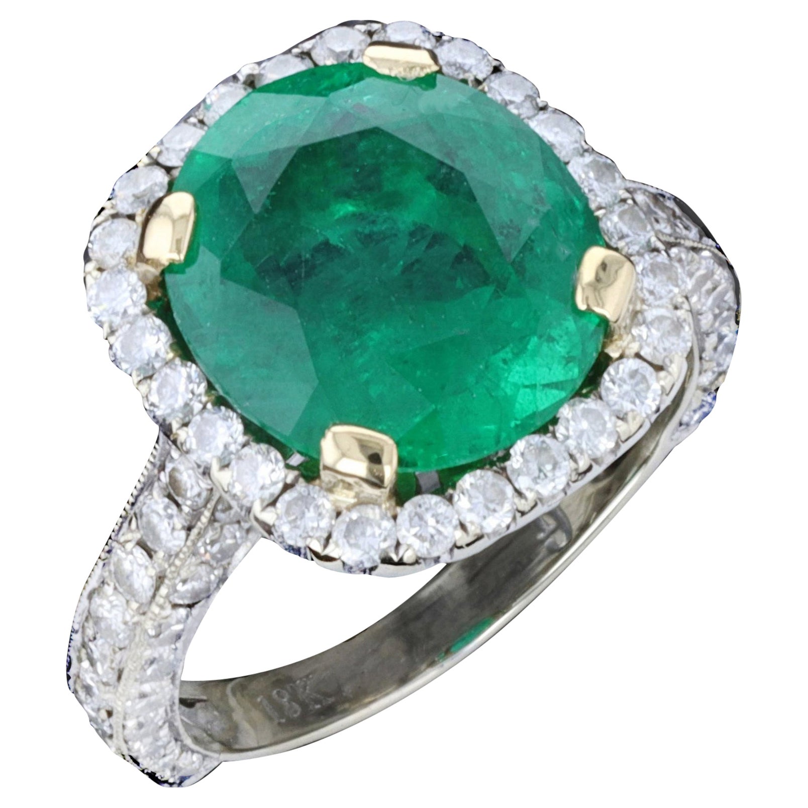 Stunning Emerald and Diamond Estate Ring For Sale