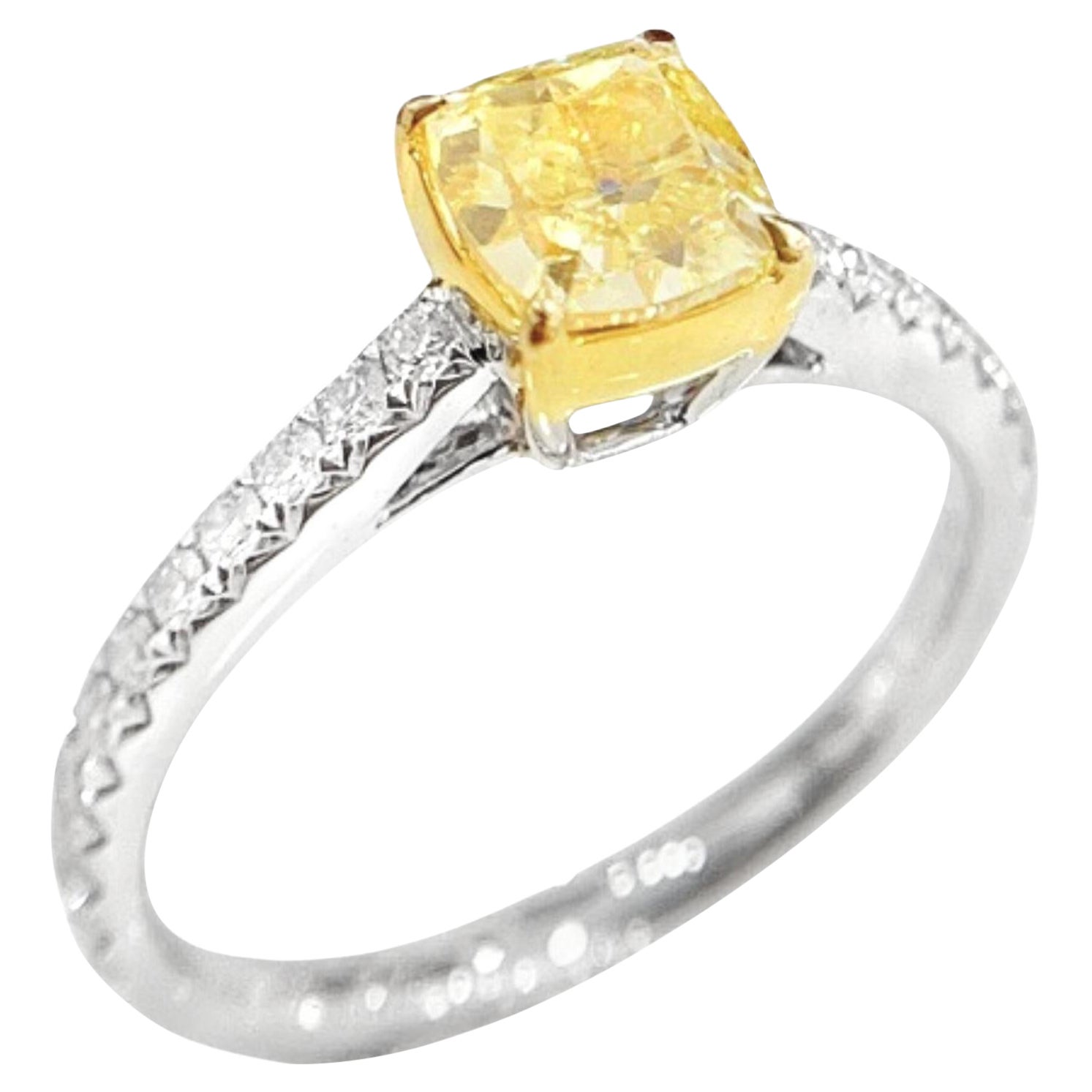 GIA-zertifizierter 1 Karat Fancy Gelber Diamantring aus 18 Karat Gold mit Diamanten