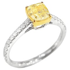 Anillo de oro de 18 quilates con diamantes de 1 quilate de diamante amarillo fantasía certificado por GIA