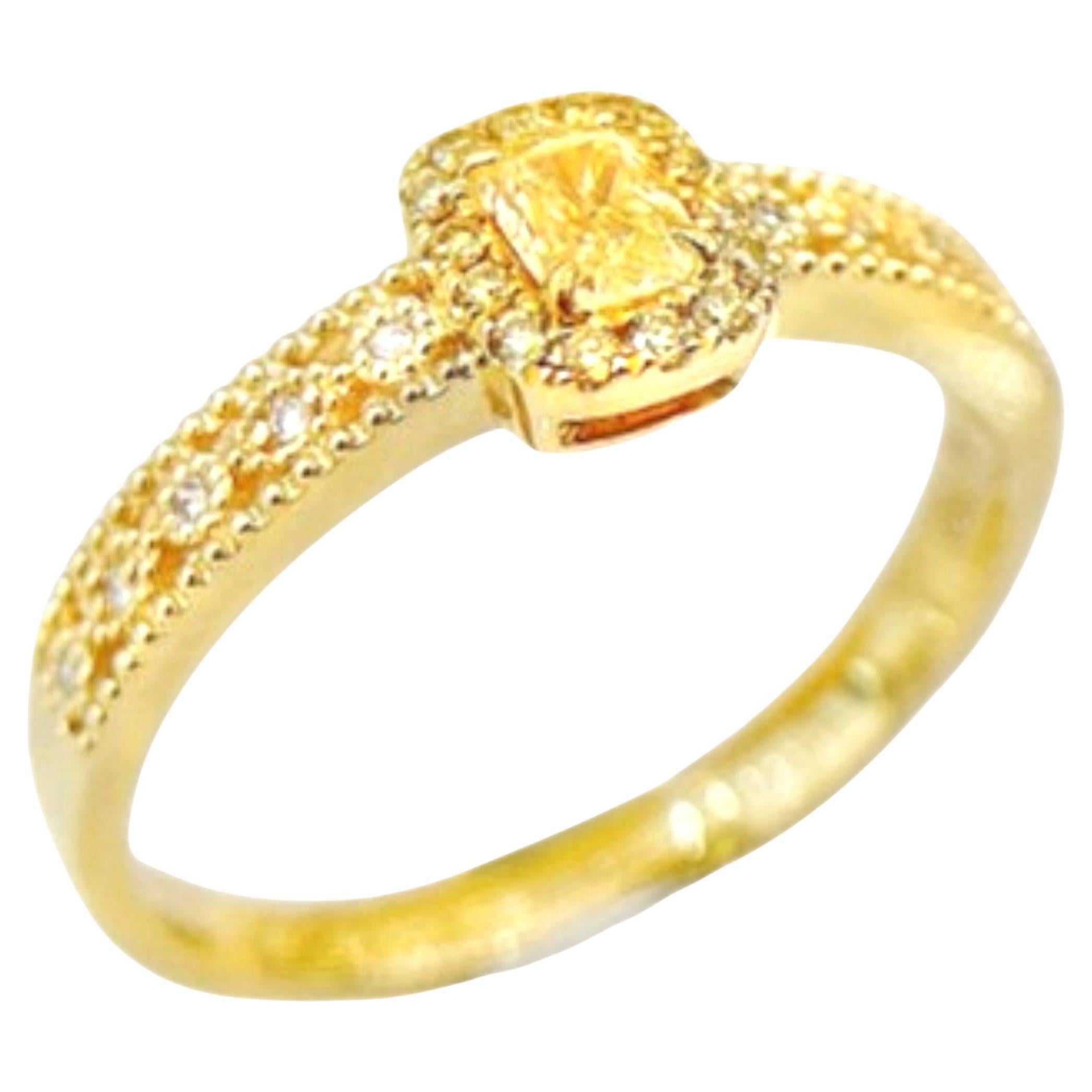 18K White Gold Cushion-Cut Yellow Diamond Ring with Diamonds