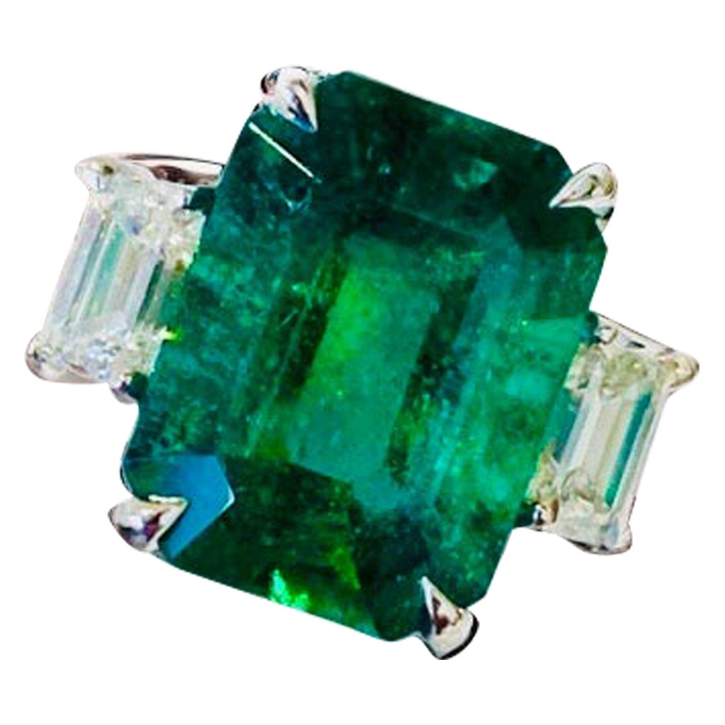 Anillo de Esmeralda de 6,57 Quilates de Aceite Insignificante Verde Vivo Certificado de Emilio Jewelry en venta
