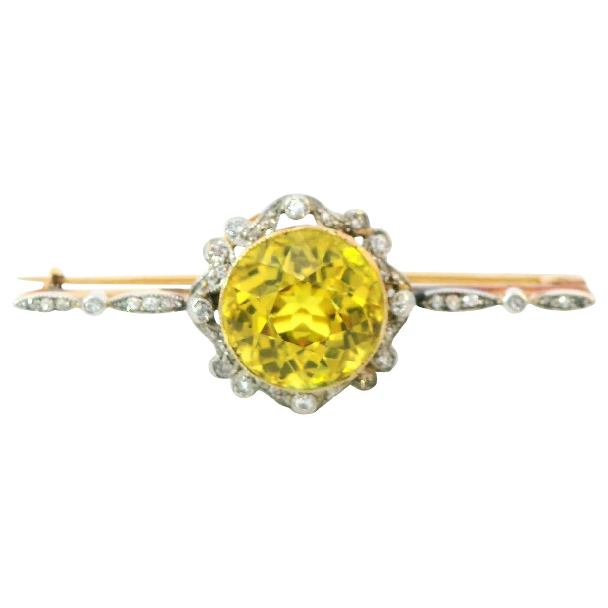 Broche de oro Art Decó de 18 quilates con zafiro amarillo y diamantes de 9,65 quilates certificado por el GIA en venta