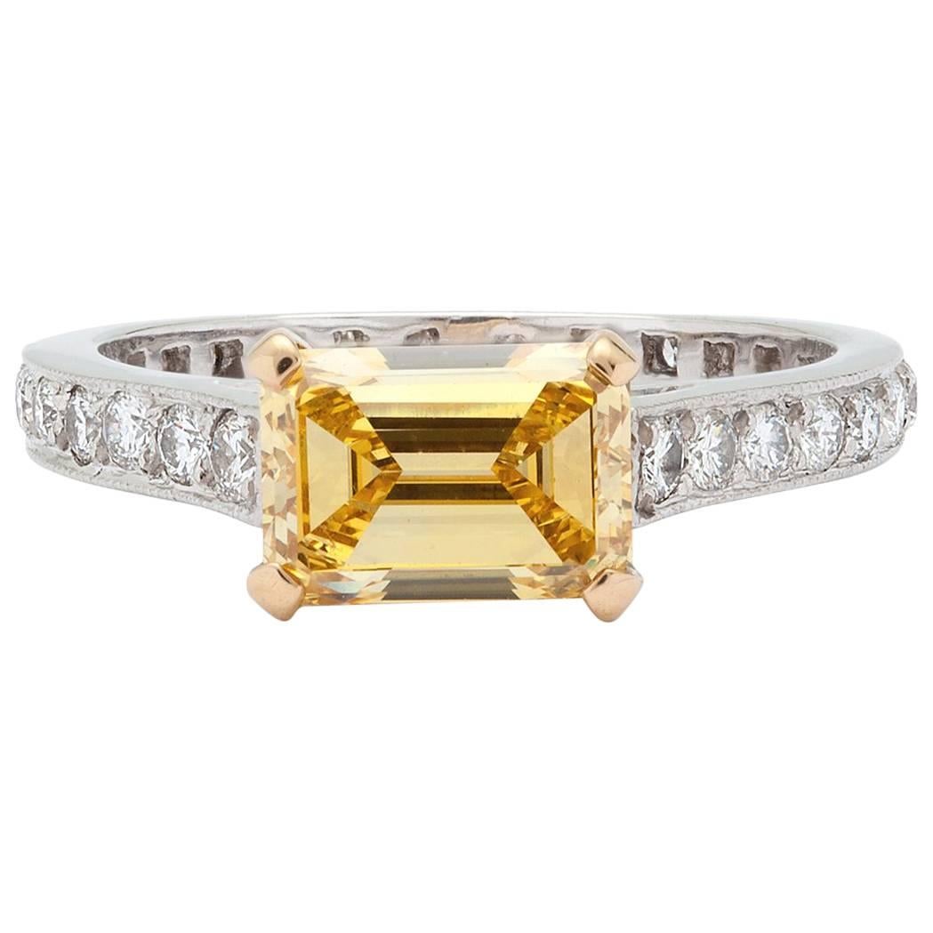 Graff 1.34 Carat Fancy Vivid Yellow Diamond Platinum Ring