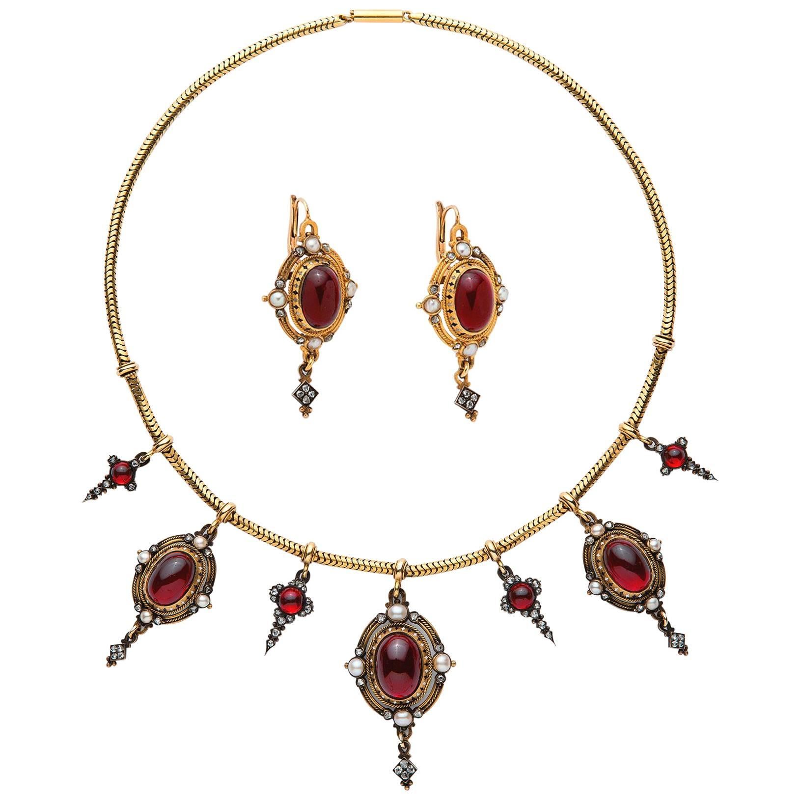 Antique Victorian Holbeinesque Garnet Pearl Diamond Necklace Earrings Set en vente