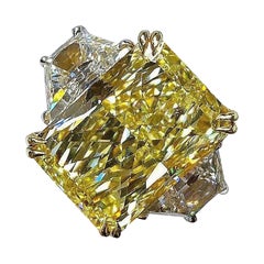 Anillo de diamante amarillo fantasía de 10.44 quilates con certificado GIA de corte radiante