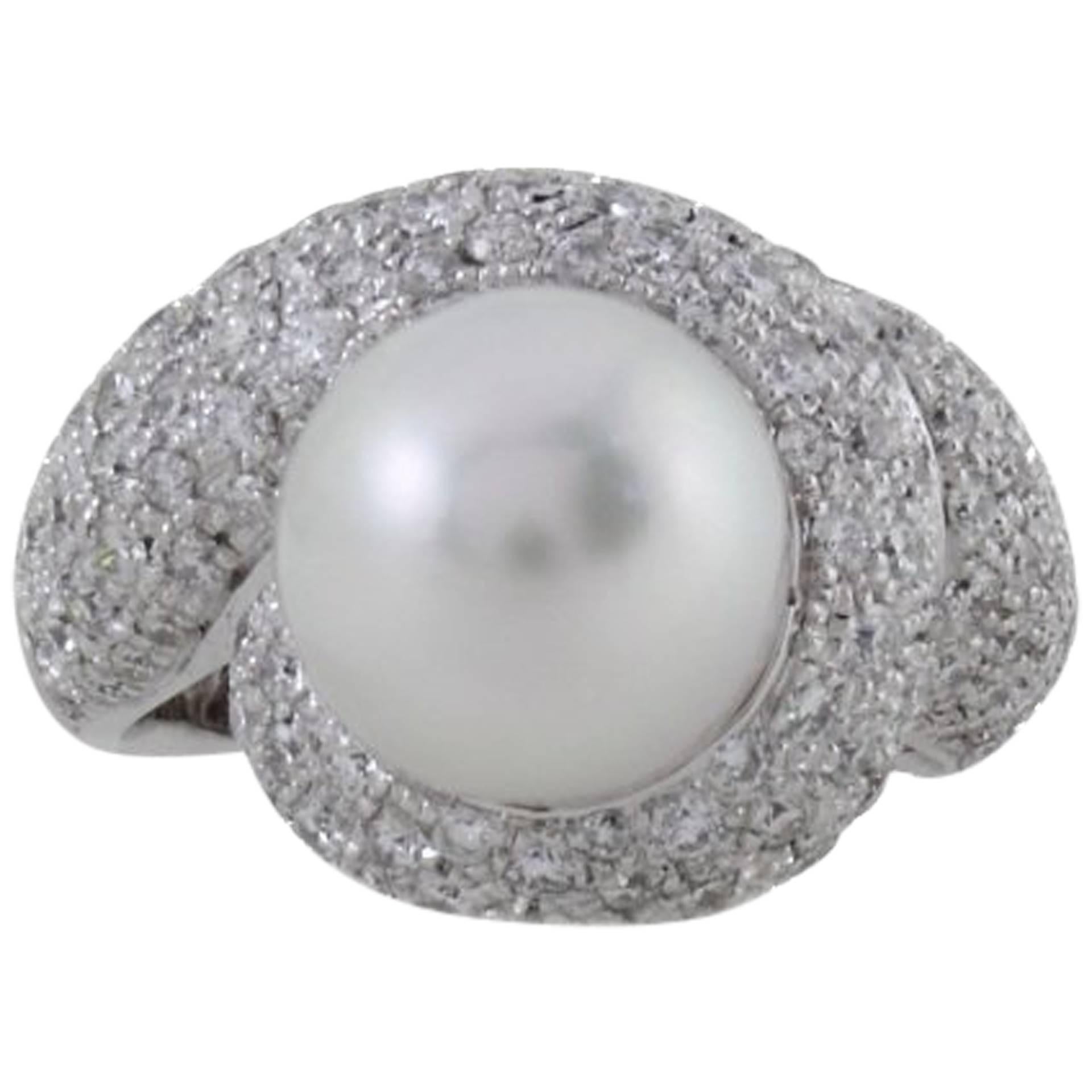 CT 2, 41 Diamonds, Australian South Sea Pearl Gold Cluster Ring For Sale