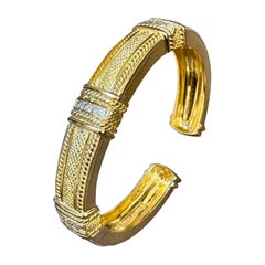 Judith Ripka Scharnier  Armreif aus Gold und Diamanten 18 KT Gelbgold 66 Gm