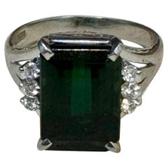Anello Cocktail con tormalina verde da 5,2 carati e diamante da 0,15 carati, oro bianco 14 carati
