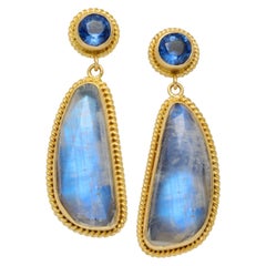 Steven Battelle 13.7 Carats Rainbow Moonstone Kyanite 18K Gold Post Earrings