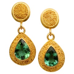 Steven Battelle, boucles d'oreilles en or 22 carats avec tourmaline verte 1,4 carat