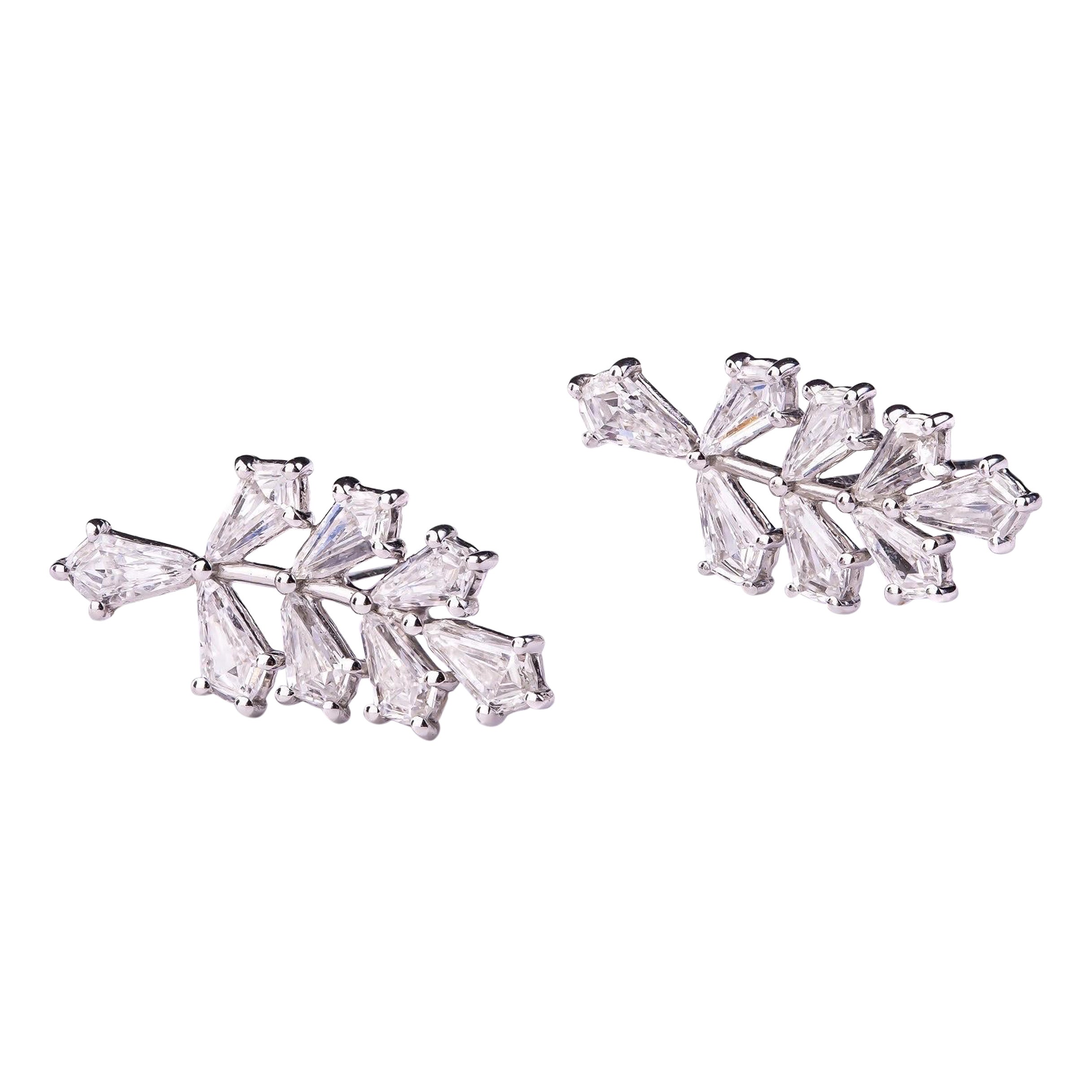 Diamond leaf-shaped earrings For Sale