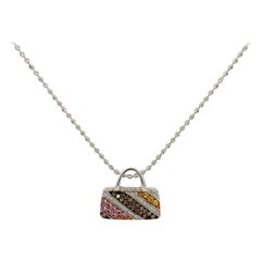 Pendentif portefeuille en or blanc 18 carats avec diamants et saphirs multicolores 0,95 carat