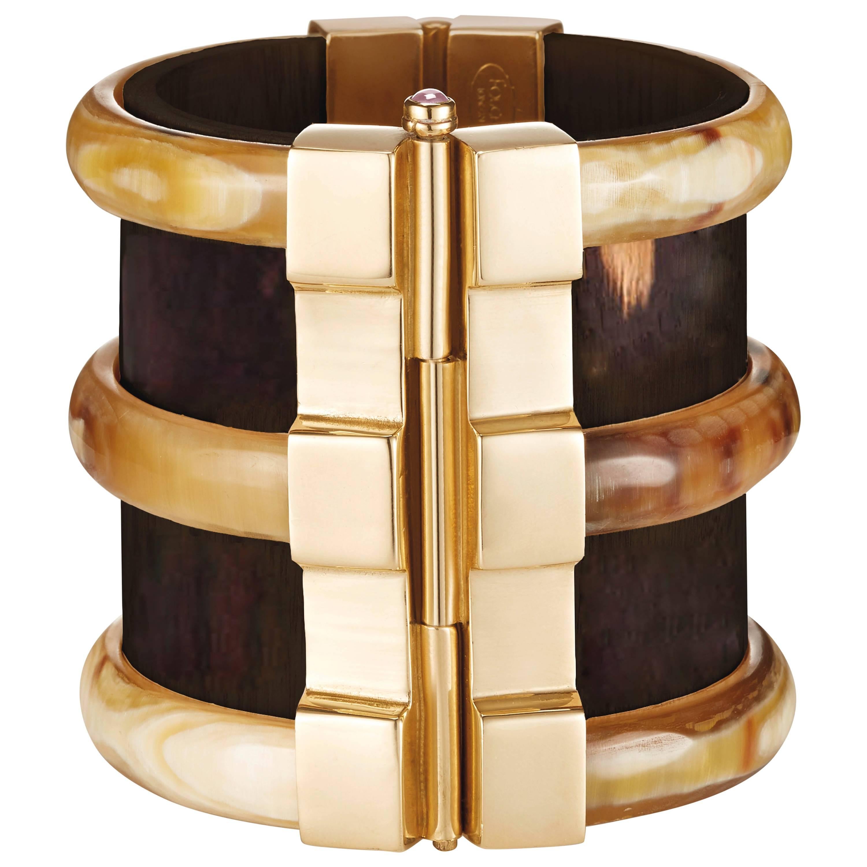 Fouche Bespoke Diana Vreeland Horn Emerald Wood Cuff Bracelet For Sale